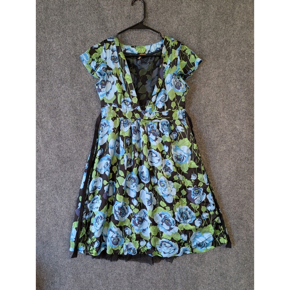 Free People Size 4 Blue Floral 100% Silk Flutter Sleeve V-Neck Mini Dress